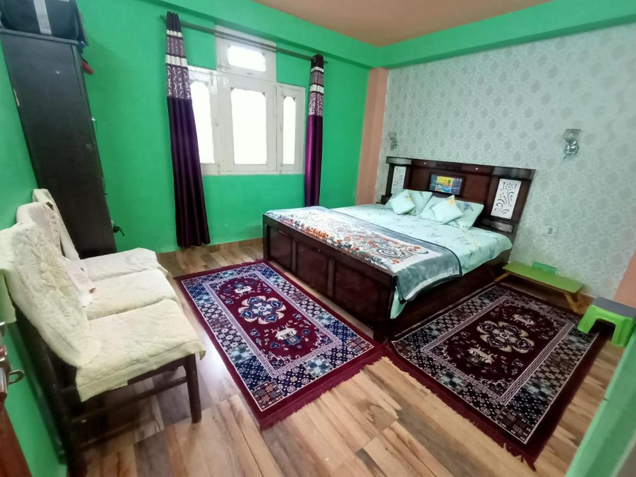 The Shudarang Inn Kalpa Rum bild